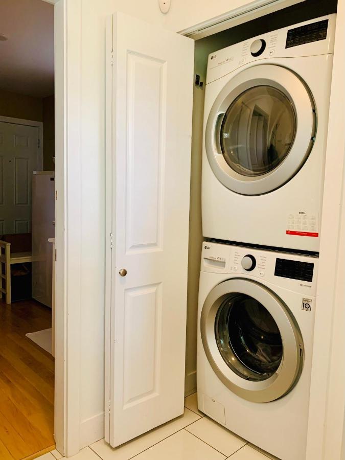 Private Guest Suite 10Mins To Downtown - King Bed - Bathtub - Free Parking แวนคูเวอร์ ภายนอก รูปภาพ