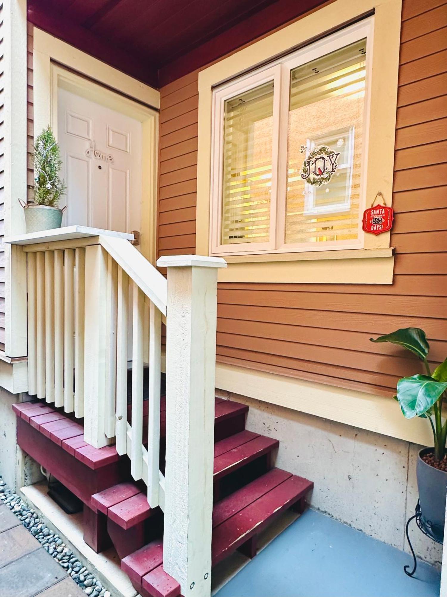 Private Guest Suite 10Mins To Downtown - King Bed - Bathtub - Free Parking แวนคูเวอร์ ภายนอก รูปภาพ